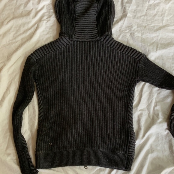 Lululemon Embrace Knit Hoodie in Black and Heather Grey (size six) - Picture 3 of 10